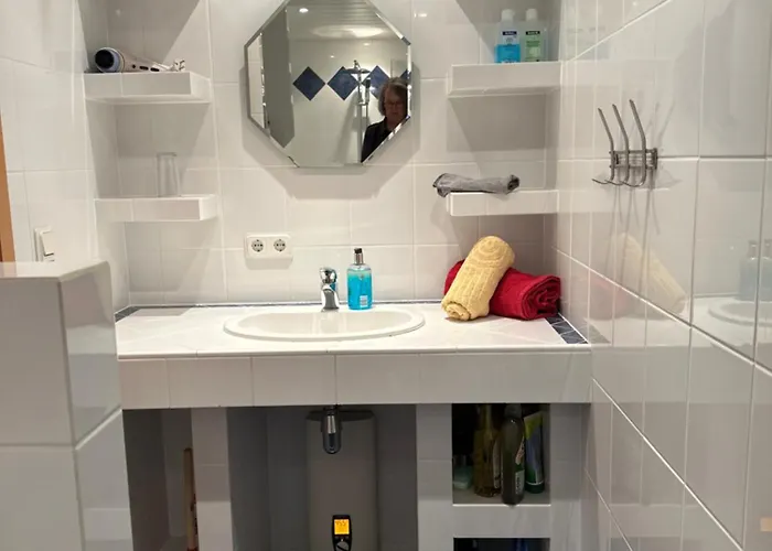 Appartement Nettes Mit Schoenem Bad *